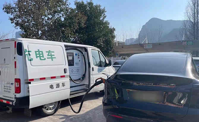 天柱汽车搭电